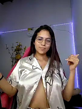 Snapshot of Sallye_ chatting on January 4, 7:45 am Sallye  online show from January 4, 7:45 am