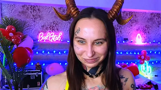 Cool Freak  online show from February 15, 10:00 am