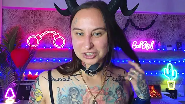 Cool Freak  online show from May 2, 10:31 am