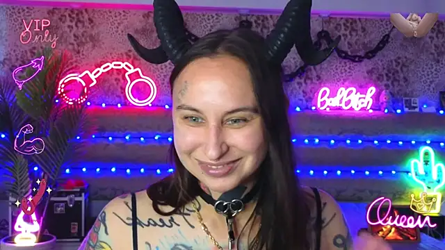 Cool Freak  online show from June 5, 10:10 am