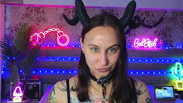 Cool Freak  online show from June 6, 10:20 am