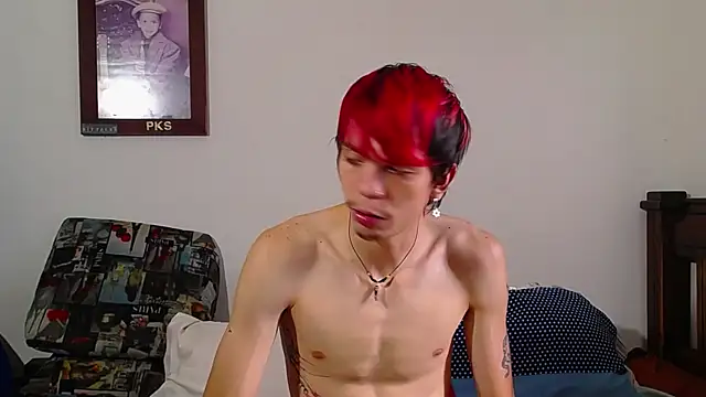 Snapshot of Twink_Temptation chatting on December 16, 6:46 pm Twink Temptation online show from December 16, 6:46 pm