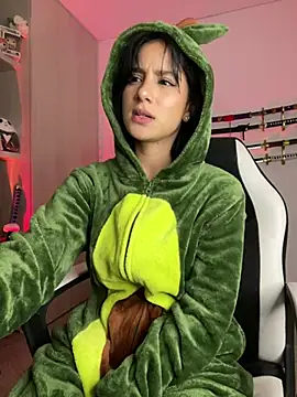 Snapshot of Ale_Lewis chatting on December 7, 11:23 pm Ale Lewis online show from December 7, 11:23 pm