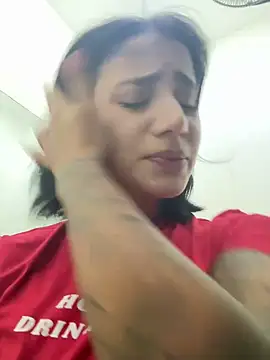 Snapshot of Ale_Lewis chatting on February 9, 1:44 am Ale Lewis online show from February 9, 1:44 am