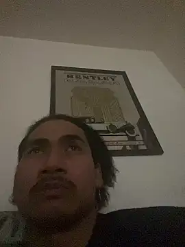 Snapshot of bigbrown- chatting on March 2, 5:44 am bigbrown- online show from March 2, 5:44 am