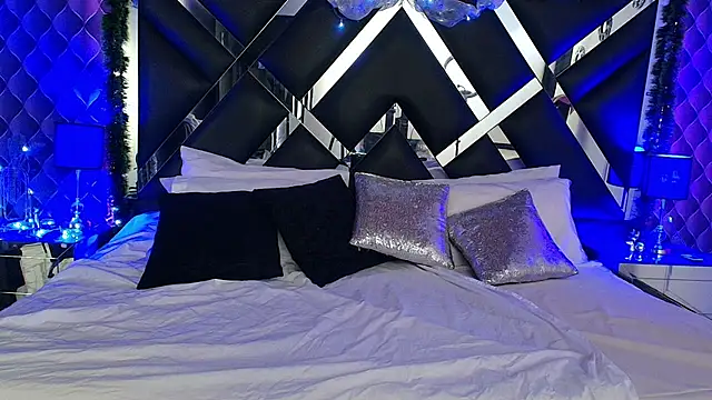 victoriaa lee  online show from December 22, 7:55 pm