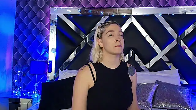 victoriaa lee  online show from March 9, 6:56 pm