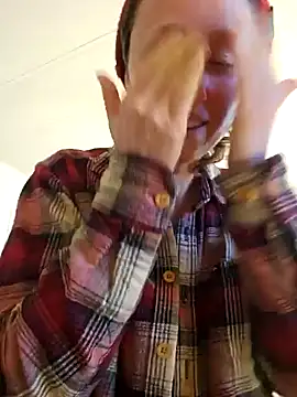 Snapshot of mossy_kiss chatting on December 8, 3:02 pm mossy kiss online show from December 8, 3:02 pm