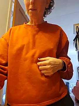 Snapshot of mossy_kiss chatting on March 17, 5:49 pm mossy kiss online show from March 17, 5:49 pm