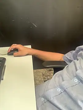 Snapshot of trimineiro_ chatting on September 17, 2:41 pm trimineiro online show from September 17, 2:41 pm