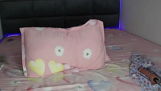 Snapshot of sahansa chatting on February 2, 8:35 am sahansa online show from February 2, 8:35 am