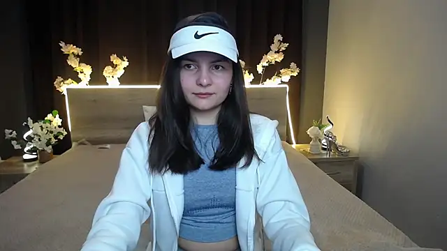 JasmineAsha online show from April 18, 6:12 pm