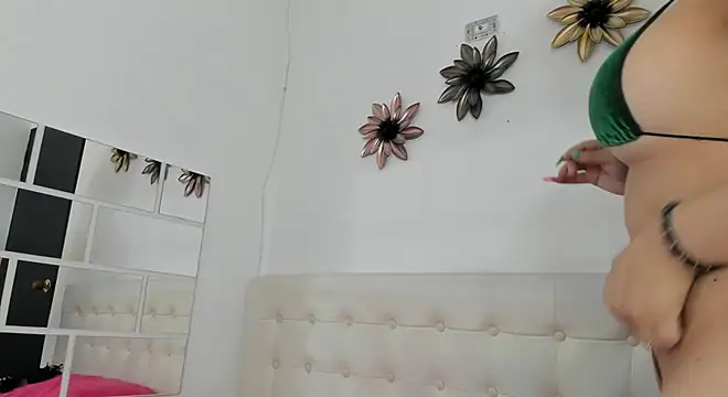 Snapshot of sarita_loven chatting on March 5, 11:06 am sarita loven online show from March 5, 11:06 am
