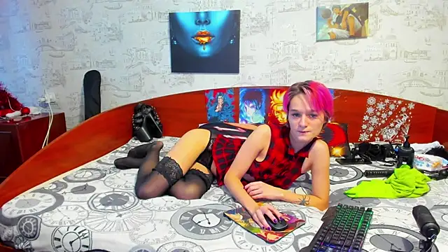 Snapshot of KagamiTayga chatting on January 10, 11:22 am KagamiTayga online show from January 10, 11:22 am