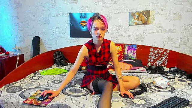 Snapshot of KagamiTayga chatting on January 12, 8:04 am KagamiTayga online show from January 12, 8:04 am