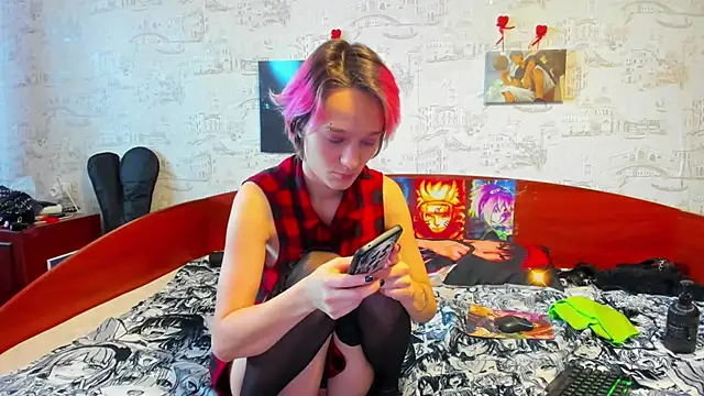 Snapshot of KagamiTayga chatting on February 19, 11:28 am KagamiTayga online show from February 19, 11:28 am