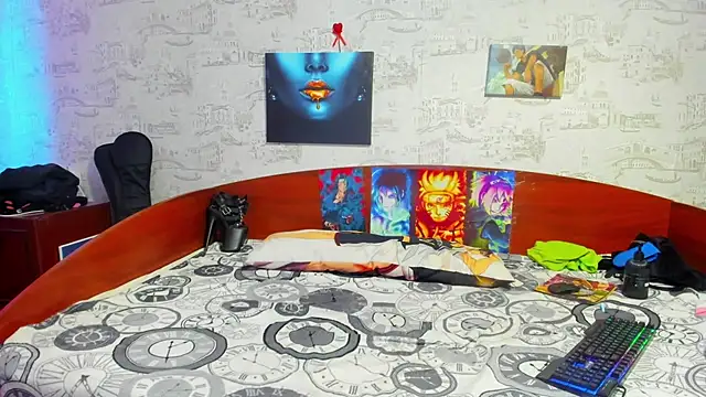 Snapshot of KagamiTayga chatting on March 21, 8:17 am KagamiTayga online show from March 21, 8:17 am