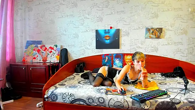 Snapshot of KagamiTayga chatting on September 15, 8:25 am KagamiTayga online show from September 15, 8:25 am