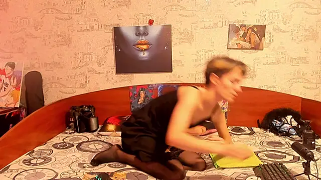 Snapshot of KagamiTayga chatting on September 24, 2:59 am KagamiTayga online show from September 24, 2:59 am