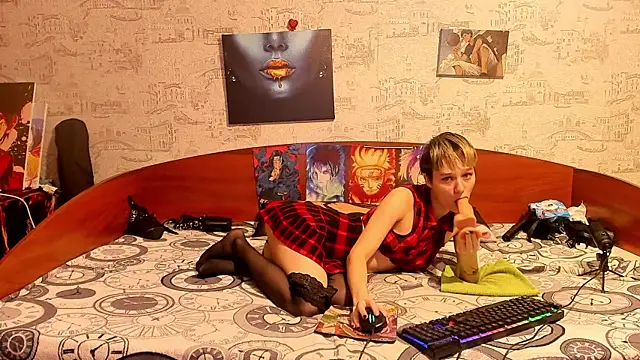 Snapshot of KagamiTayga chatting on October 4, 2:20 am KagamiTayga online show from October 4, 2:20 am