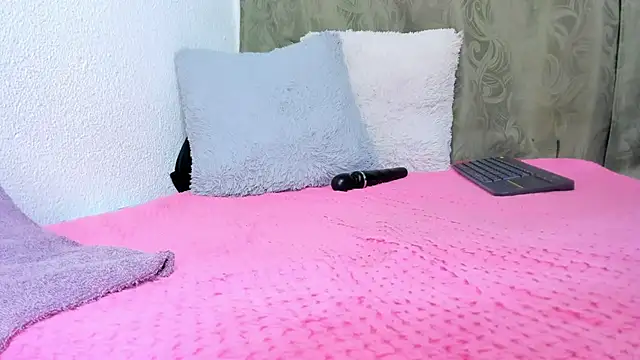 Snapshot of iriss_25 chatting on February 23, 3:51 pm iriss 25 online show from February 23, 3:51 pm