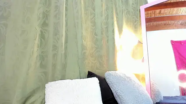 Snapshot of iriss_25 chatting on March 3, 2:15 pm iriss 25 online show from March 3, 2:15 pm