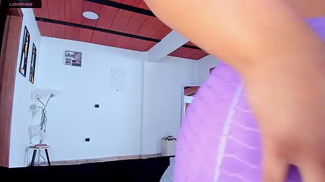 Snapshot of iriss_25 chatting on September 26, 11:36 am iriss 25 online show from September 26, 11:36 am