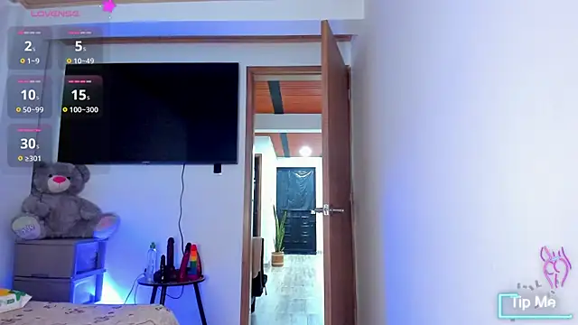 Snapshot of iriss_25 chatting on October 28, 11:03 am iriss 25 online show from October 28, 11:03 am