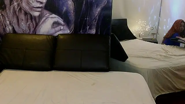 emely brandon online show from January 8, 10:39 am