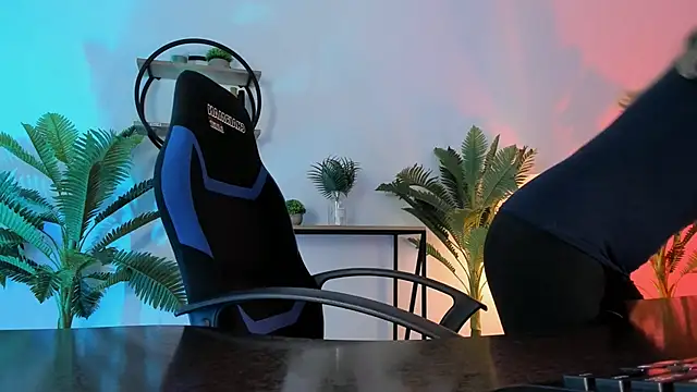 RebeccaMartinez online show from December 27, 8:45 am