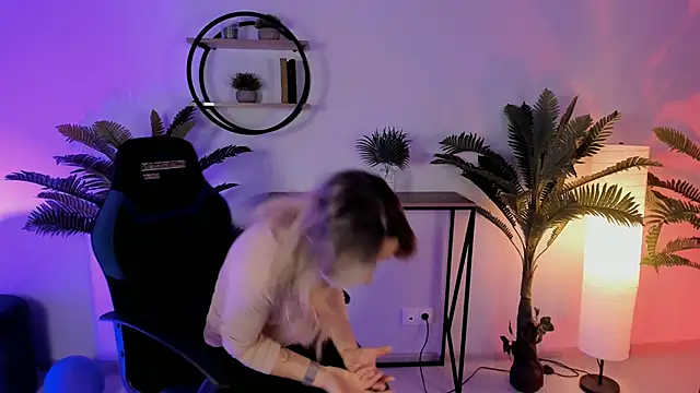 RebeccaMartinez online show from January 3, 7:27 am