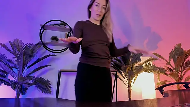 RebeccaMartinez online show from January 5, 11:04 am