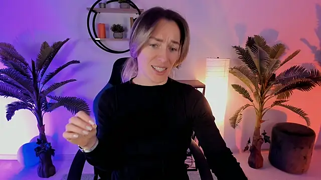 RebeccaMartinez online show from January 13, 5:12 am