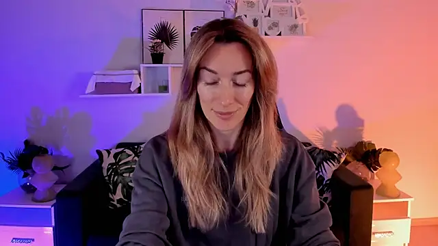 RebeccaMartinez online show from January 18, 7:49 am