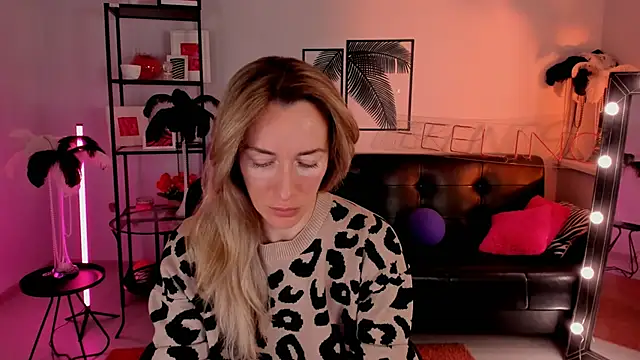 RebeccaMartinez online show from January 23, 5:35 am