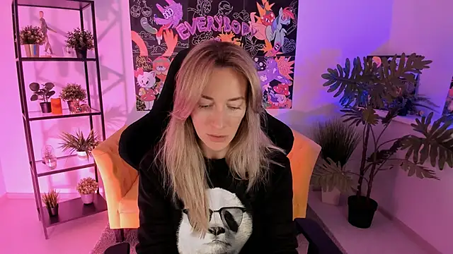 RebeccaMartinez online show from January 26, 5:34 am