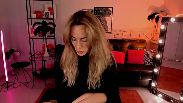 RebeccaMartinez online show from January 27, 7:45 am