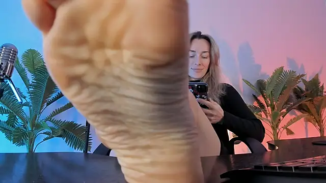 RebeccaMartinez online show from February 8, 11:44 am