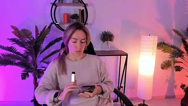 RebeccaMartinez online show from February 9, 5:19 am