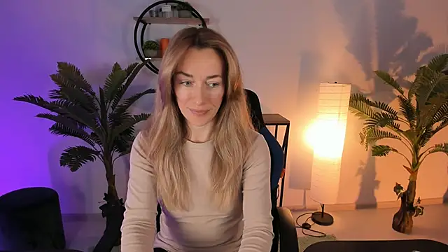 RebeccaMartinez online show from February 15, 7:27 am