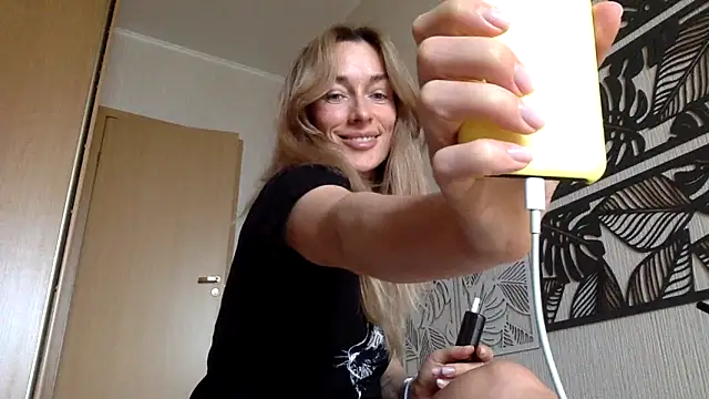 RebeccaMartinez online show from March 6, 9:47 am