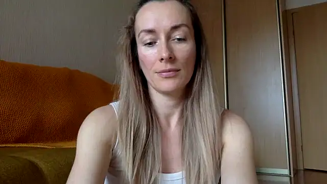 RebeccaMartinez online show from March 19, 11:06 am