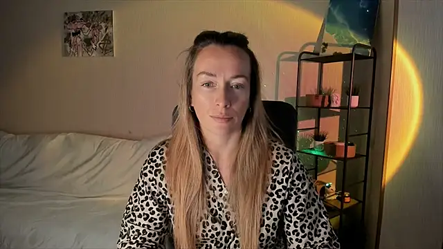 RebeccaMartinez online show from September 27, 7:24 am