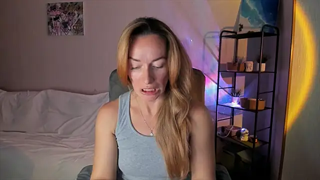 RebeccaMartinez online show from October 5, 11:19 am