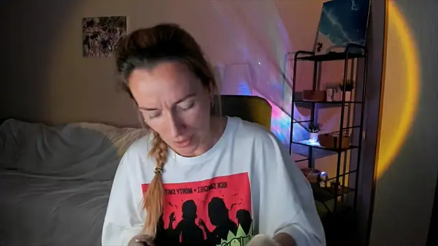 RebeccaMartinez online show from October 10, 11:20 am