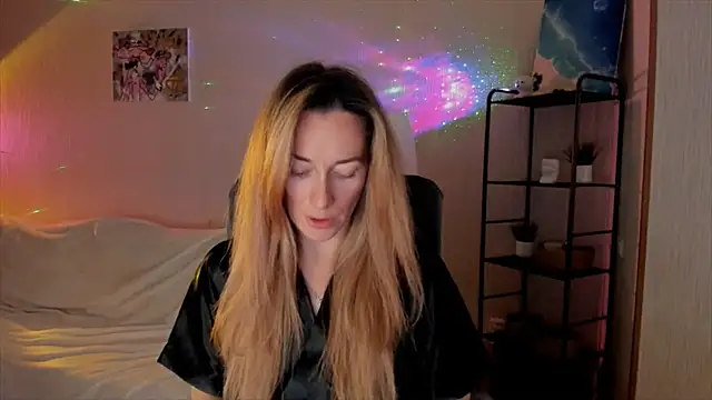 RebeccaMartinez online show from November 17, 10:32 am