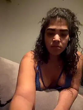 sophiahot thick online show from December 1, 11:43 pm