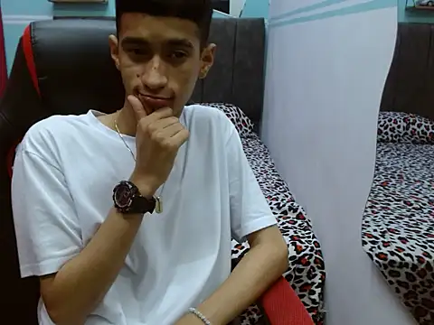 Angelstripboy online show from February 17, 5:10 pm