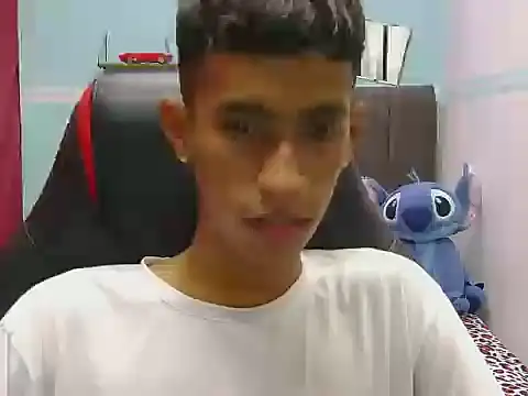 Snapshot of Angelstripboy chatting on April 26, 5:43 pm Angelstripboy online show from April 26, 5:43 pm