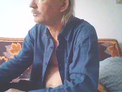 cumloverboyxx69 online show from January 23, 1:35 pm